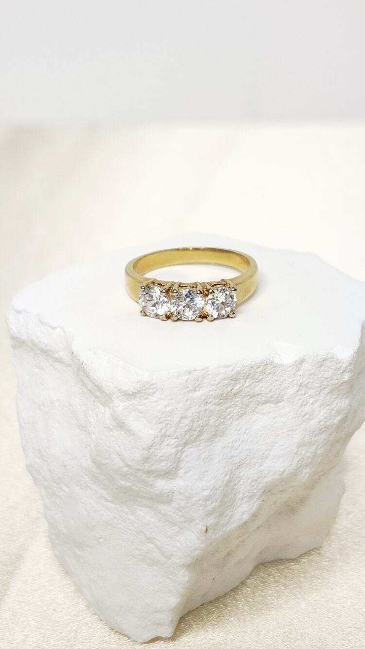 Vintage Gold Plated 3-Stone Past Present Future Wedding Ring - Sz 8 Clear Stones